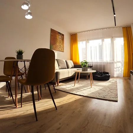Big And Sunny Klimt Apt With Super King Size Bed, Comfy Office, 3 Beds 6 Person Katovice Exteriér fotografie