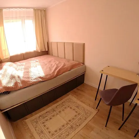 Big And Sunny Klimt Apt With Super King Size Bed, Comfy Office, 3 Beds 6 Person Katovice Exteriér fotografie