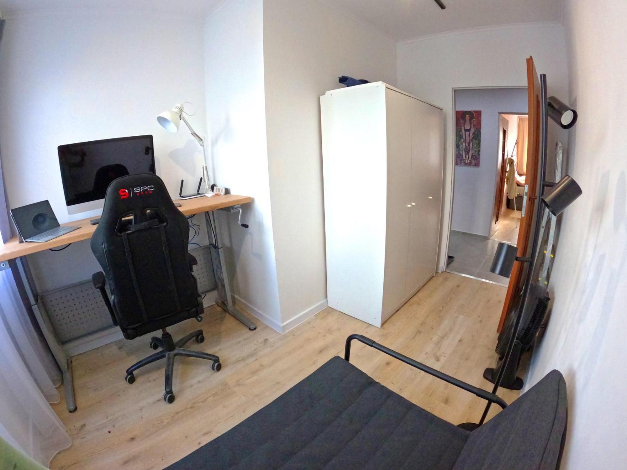 Apartament Big And Sunny Klimt With Super King Size Bed, Comfy Office, 3 Beds 6 Person *