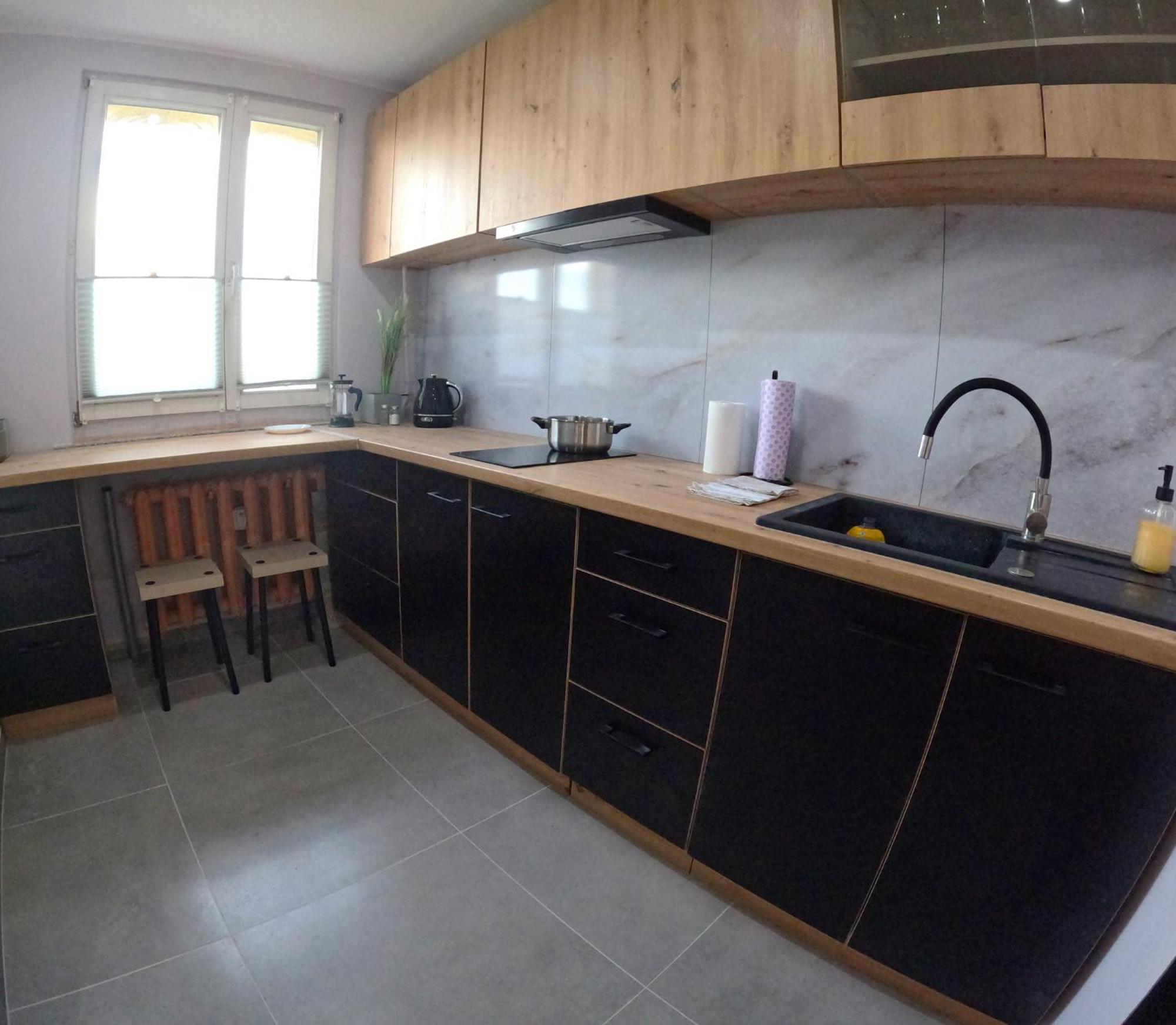 Big And Sunny Klimt With Super King Size Bed, Comfy Office, 3 Beds 6 Person Apartmán *