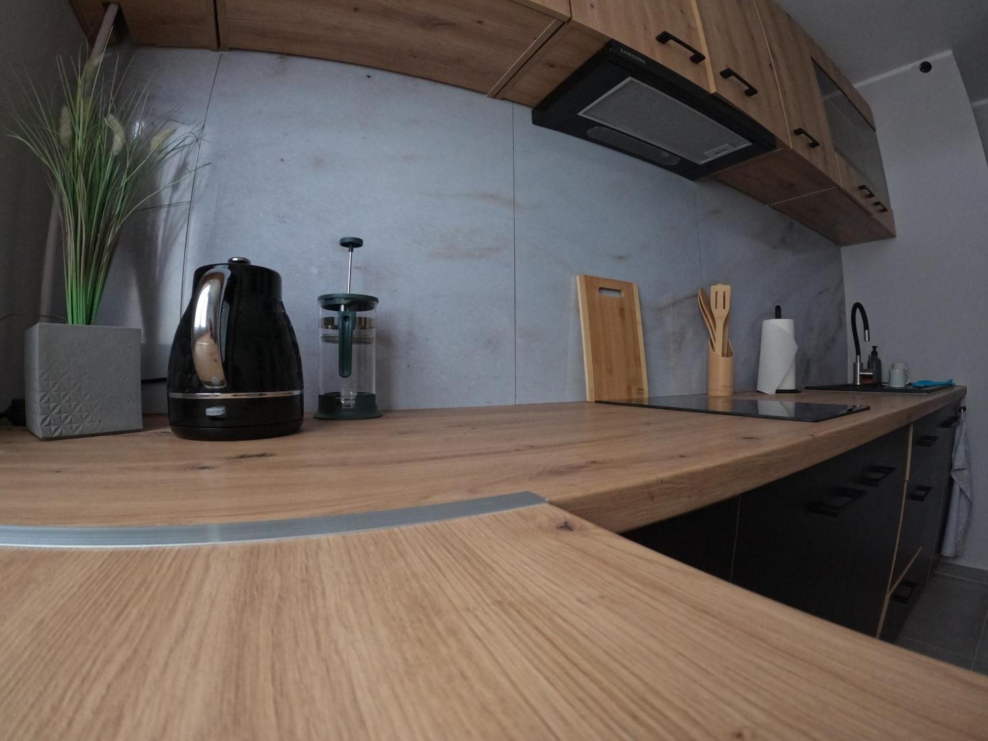 Big And Sunny Klimt With Super King Size Bed, Comfy Office, 3 Beds 6 Person Apartmán *