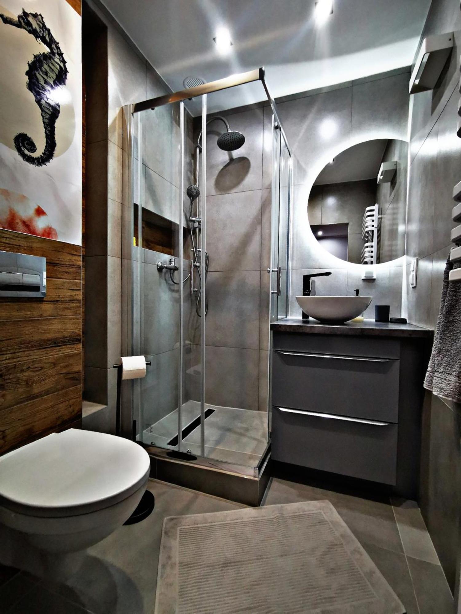Big And Sunny Klimt With Super King Size Bed, Comfy Office, 3 Beds 6 Person